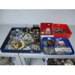 A Mixed Lot of Assorted Costume Jewellery, including gilt coloured earrings, necklace, etc; assorted