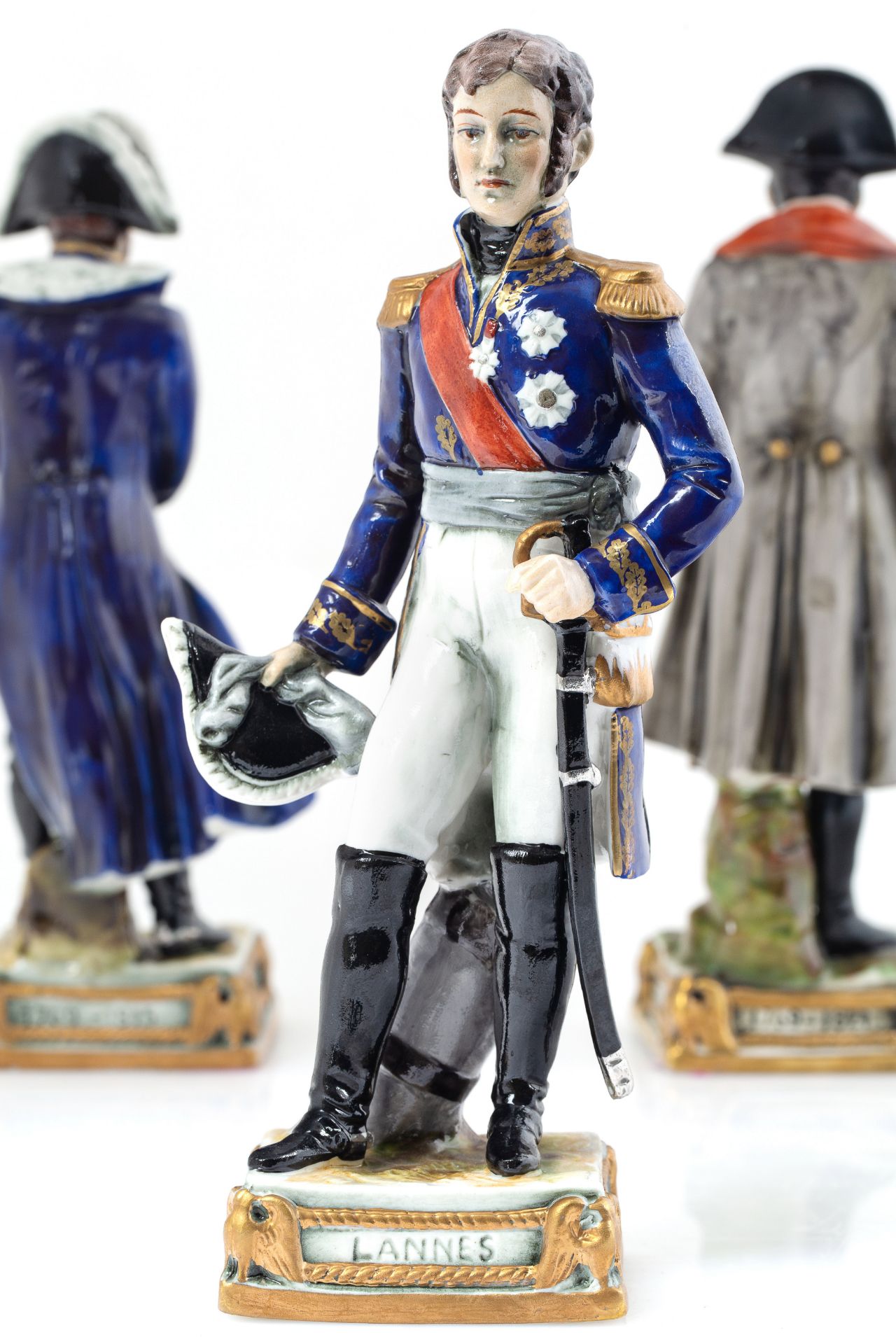 A SET OF THREE GERMAN PORCELAIN FIGURES OF NAPOLEON, NEY AND LANNES, SCHUMANN, DRESDEN, EARLY 20TH C - Bild 6 aus 11