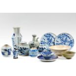 A GROUP OF 13 PIECES OF ASSORTED CHINESE PORCELAIN