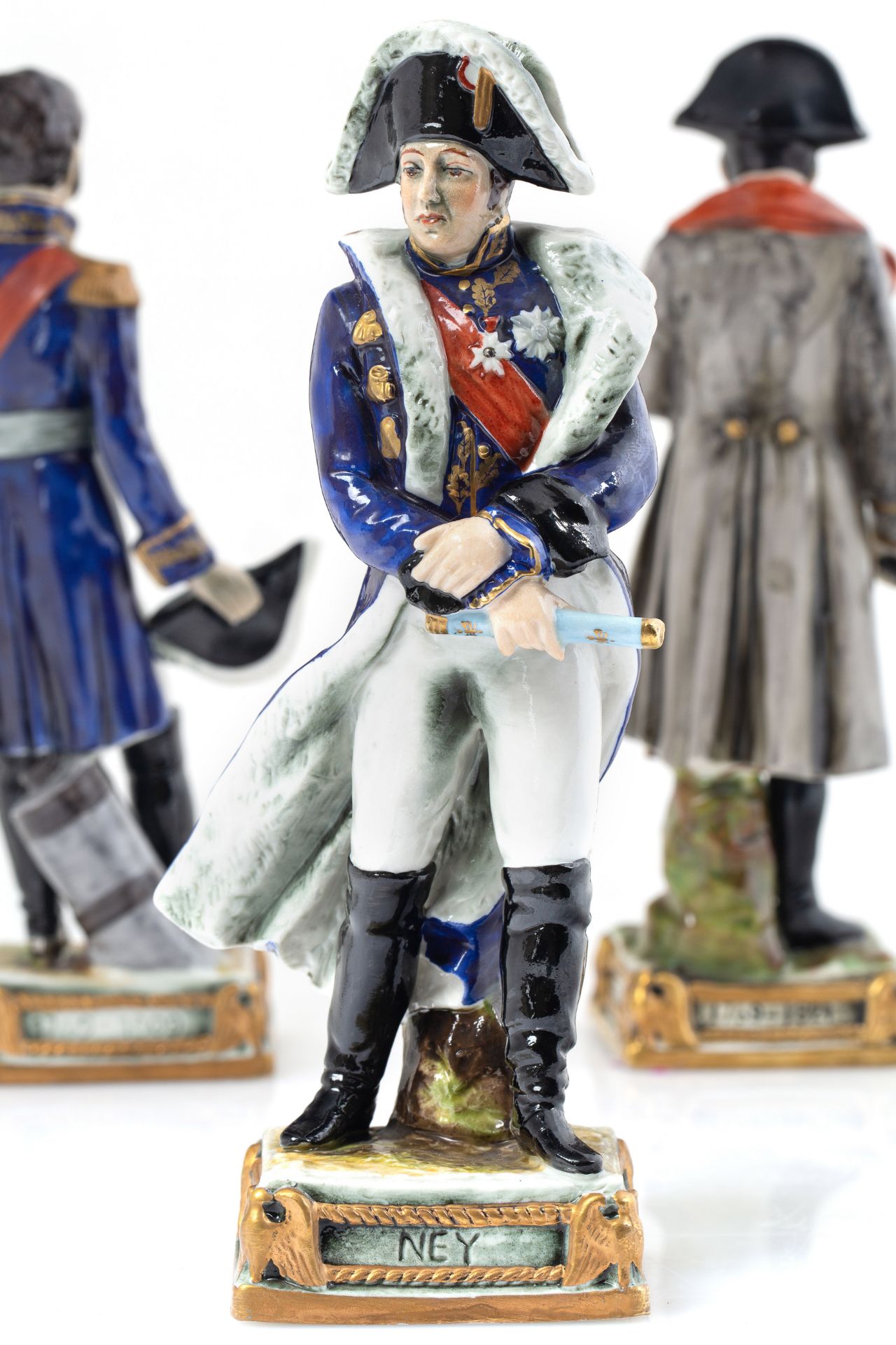 A SET OF THREE GERMAN PORCELAIN FIGURES OF NAPOLEON, NEY AND LANNES, SCHUMANN, DRESDEN, EARLY 20TH C - Bild 9 aus 11