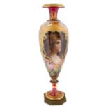 A ROYAL VIENNA STYLE PORCELAIN VASE, LATE 19TH-EARLY 20TH CENTURY