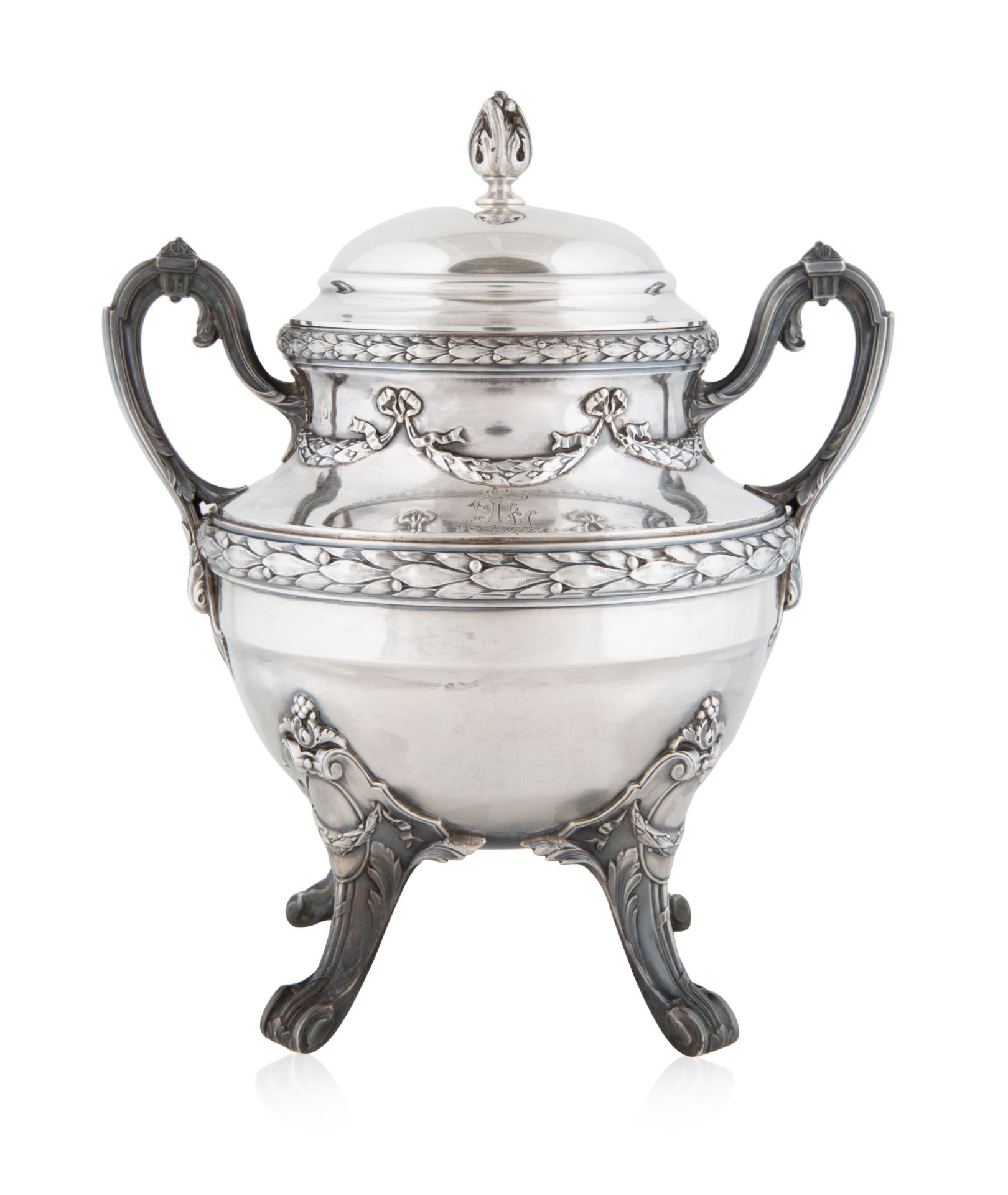 A COVERED SILVER BOWL, POSSIBLY FRENCH, LATE 19TH CENTURY