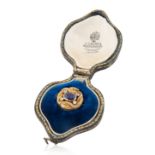 A RUSSIAN GOLD, SAPPHIRE AND DIAMOND BROOCH, WORKMASTER KONSTANTIN LINKE, RETAILED BY BOLIN, ST. PET
