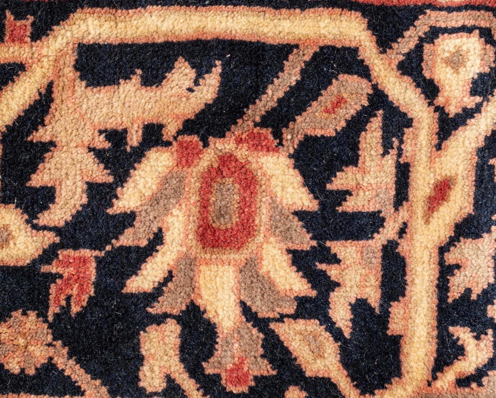 A LARGE ROMANIAN AREA RUG, 20TH CENTURY - Image 3 of 6