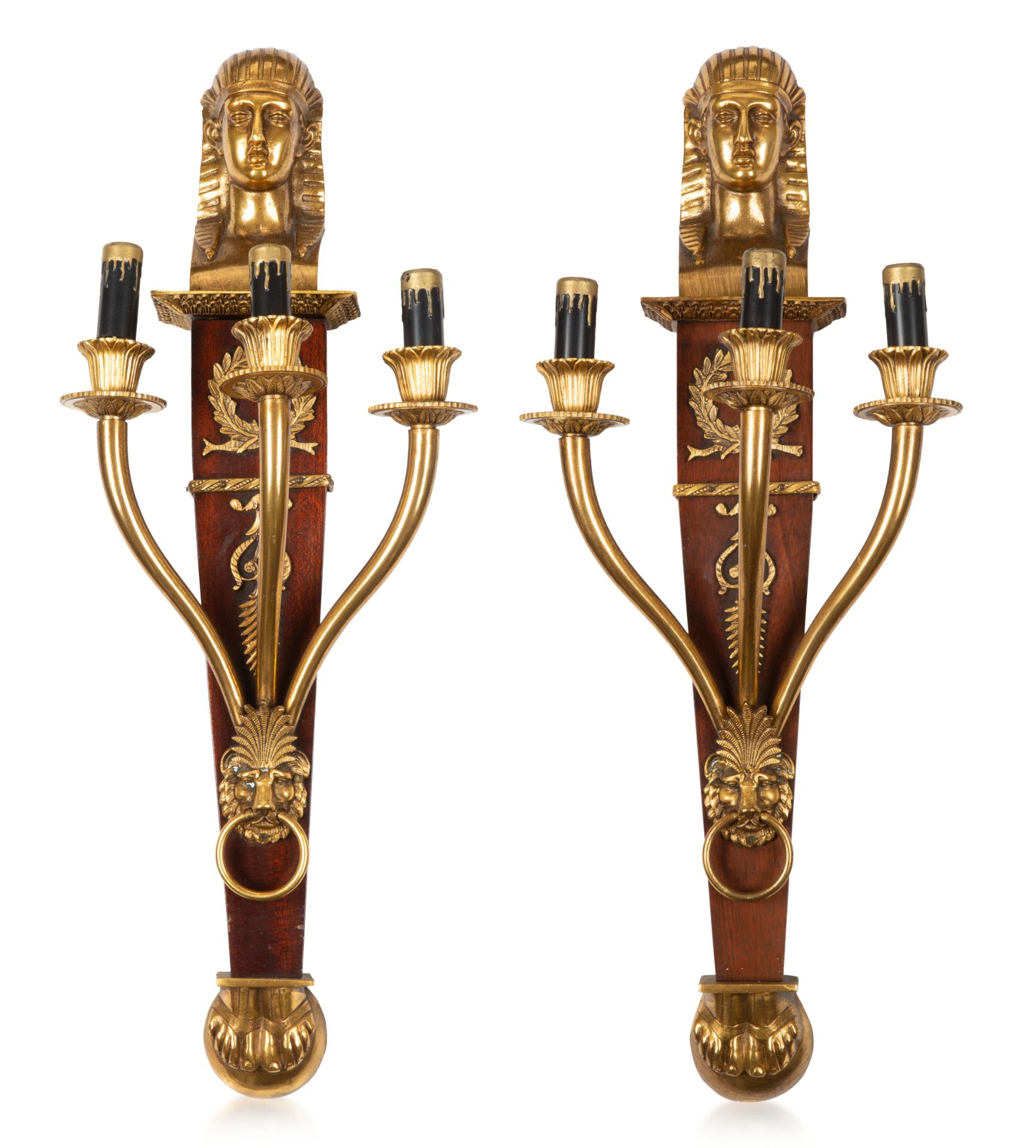 A PAIR OF EGYPTIAN REVIVAL WOOD AND GILT BRONZE SCONCES, 20TH CENTURY - Image 2 of 2