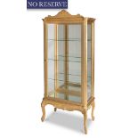 A FRENCH NEOCLASSICAL GILT MIRRORED VITRINE CABINET, LATE 19TH-EARLY 20TH CENTURY