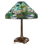 MODERN TIFFANY STYLE 'WATER LILY' TABLE LAMP