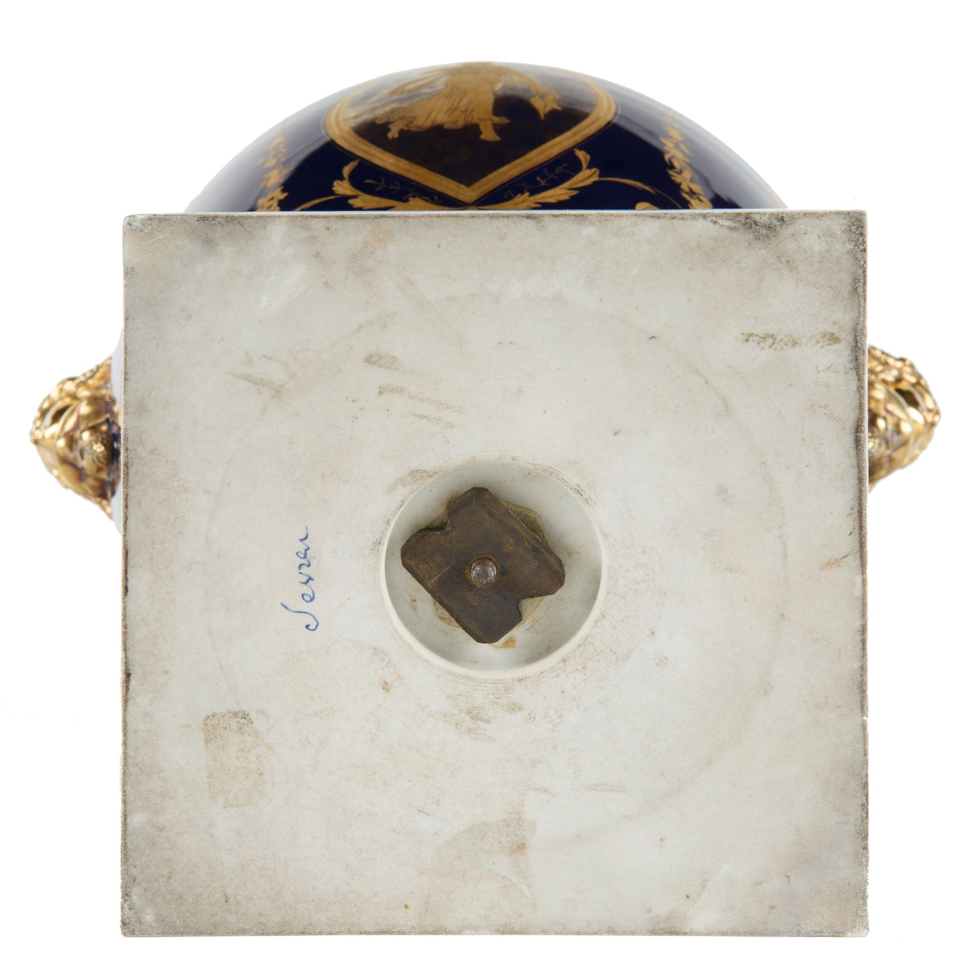 A LIKELY SEVRES PORCELAIN COVERED URN - Image 3 of 5