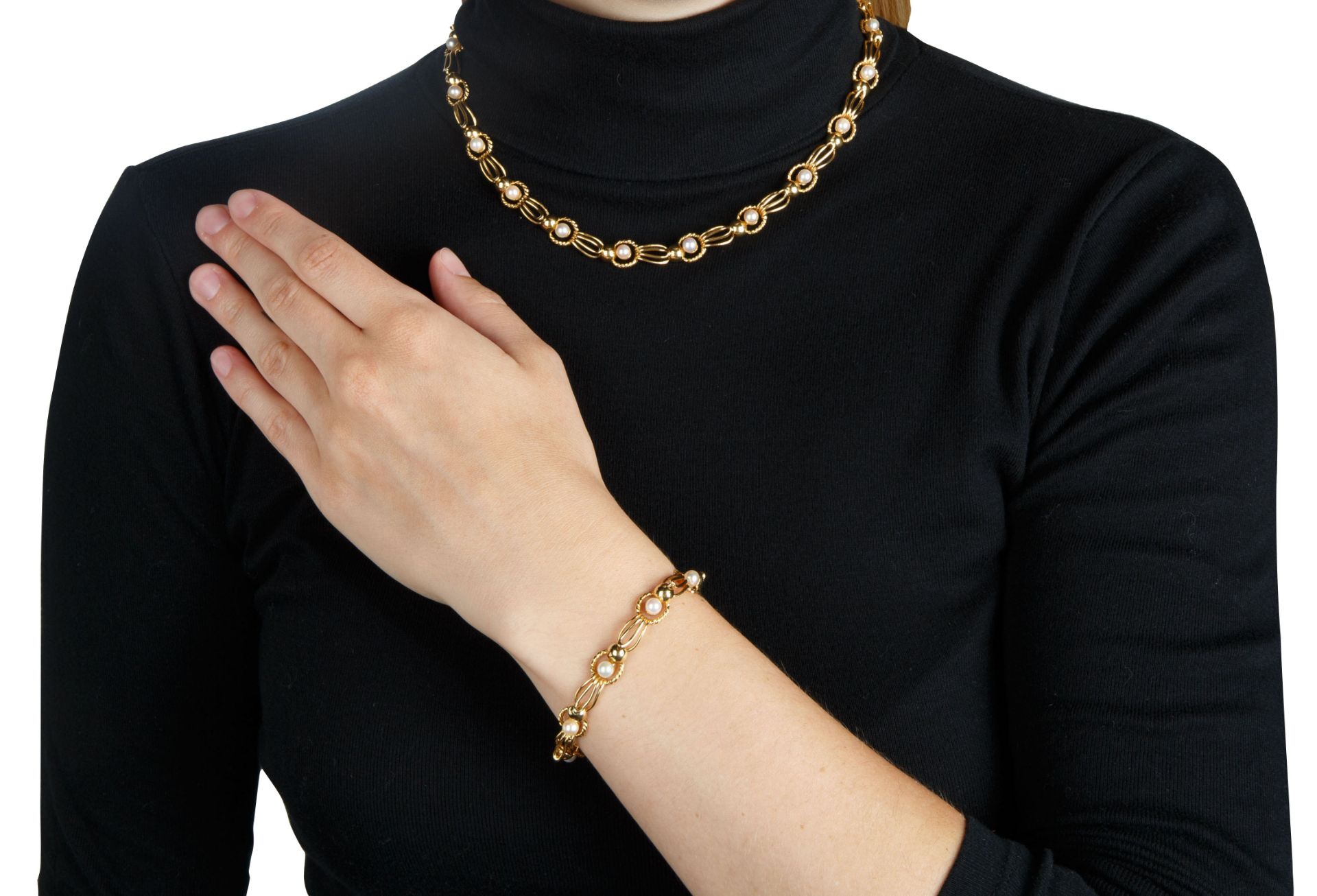 PEARL AND 18KT GOLD BRACELET AND NECKLACE SET - Image 8 of 8