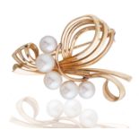 MIKIMOTO TOKYO CULTURED PEARL AND GOLD BROOCH