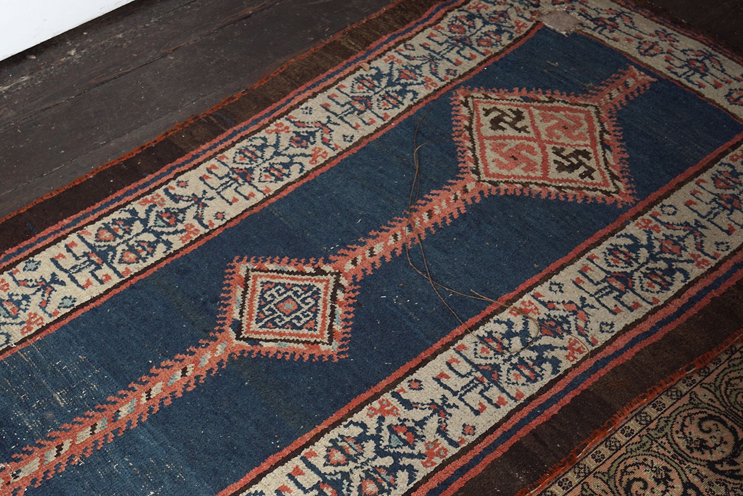 PERSIAN RUNNER - Image 4 of 6