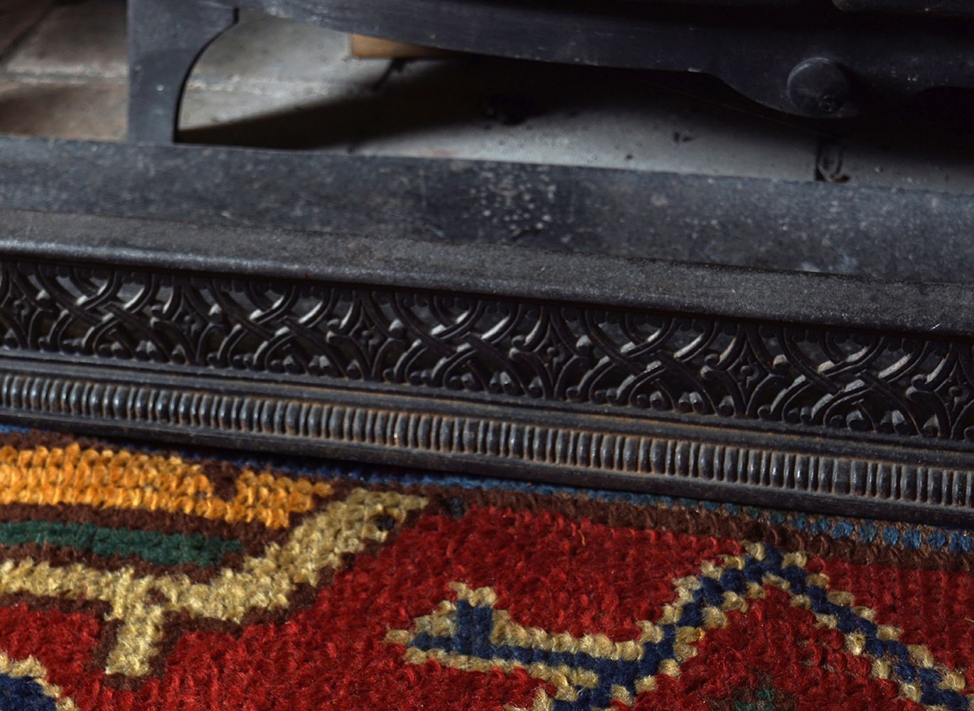 19TH-CENTURY CAST IRON FENDER - Image 3 of 4