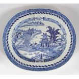 18TH-CENTURY CHINESE BLUE AND WHITE PLATTER