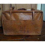 VINTAGE LEATHER SUITCASE