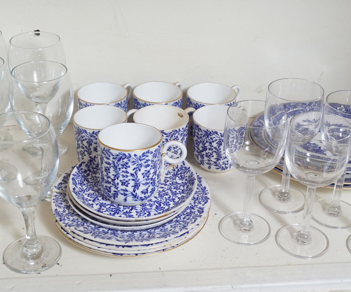LOT OF BLUE AND WHITE PLATES - Image 3 of 5