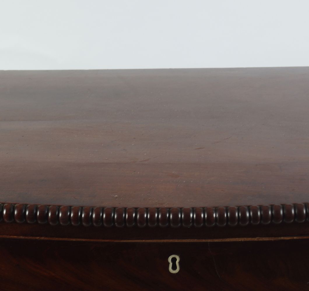 REGENCY MAHOGANY BOW FRONT CHEST - Image 2 of 4