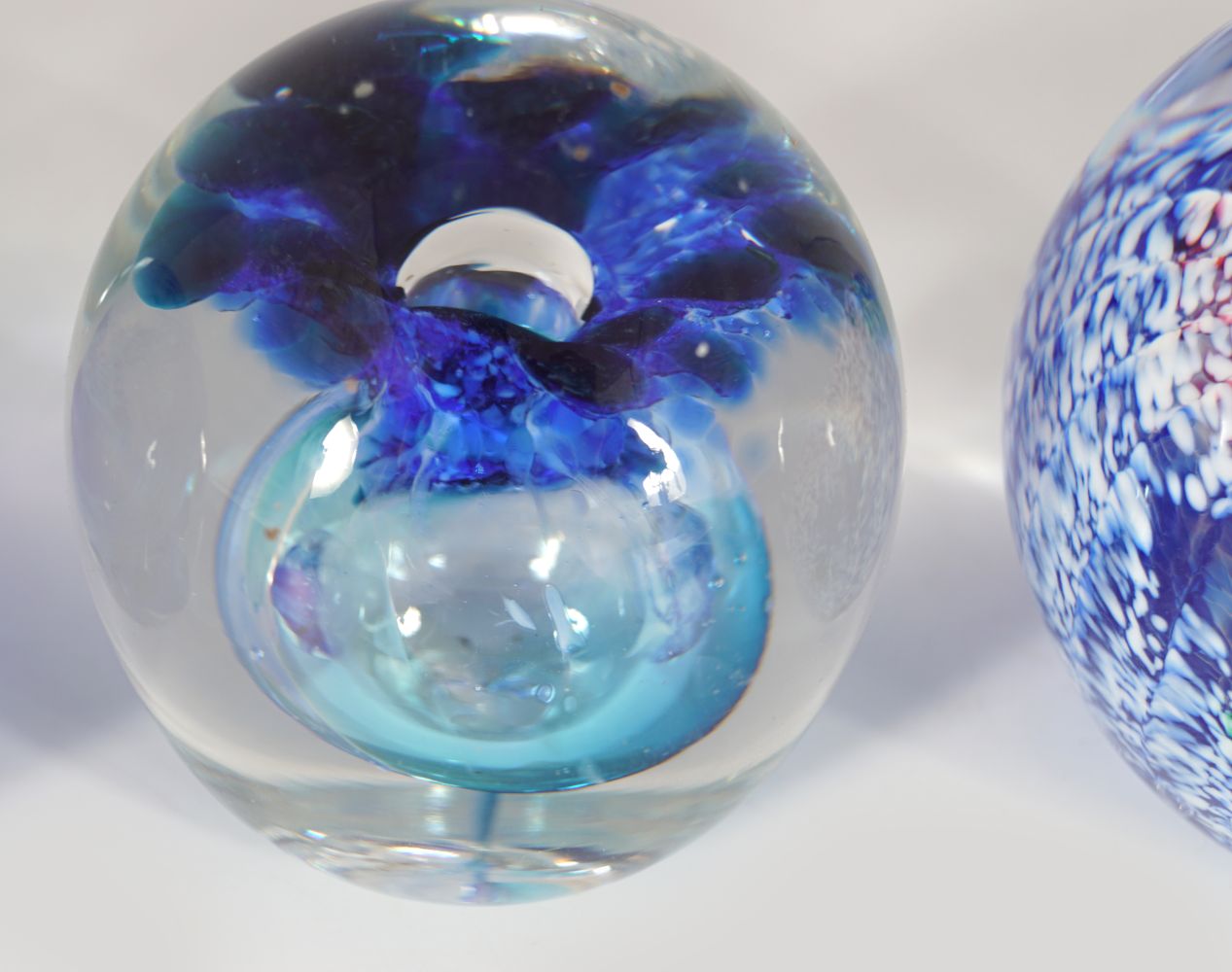 SET OF THREE CUT GLASS PAPERWEIGHTS - Image 3 of 5