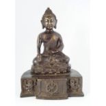 EARLY CHINESE BRONZE BUDDHA