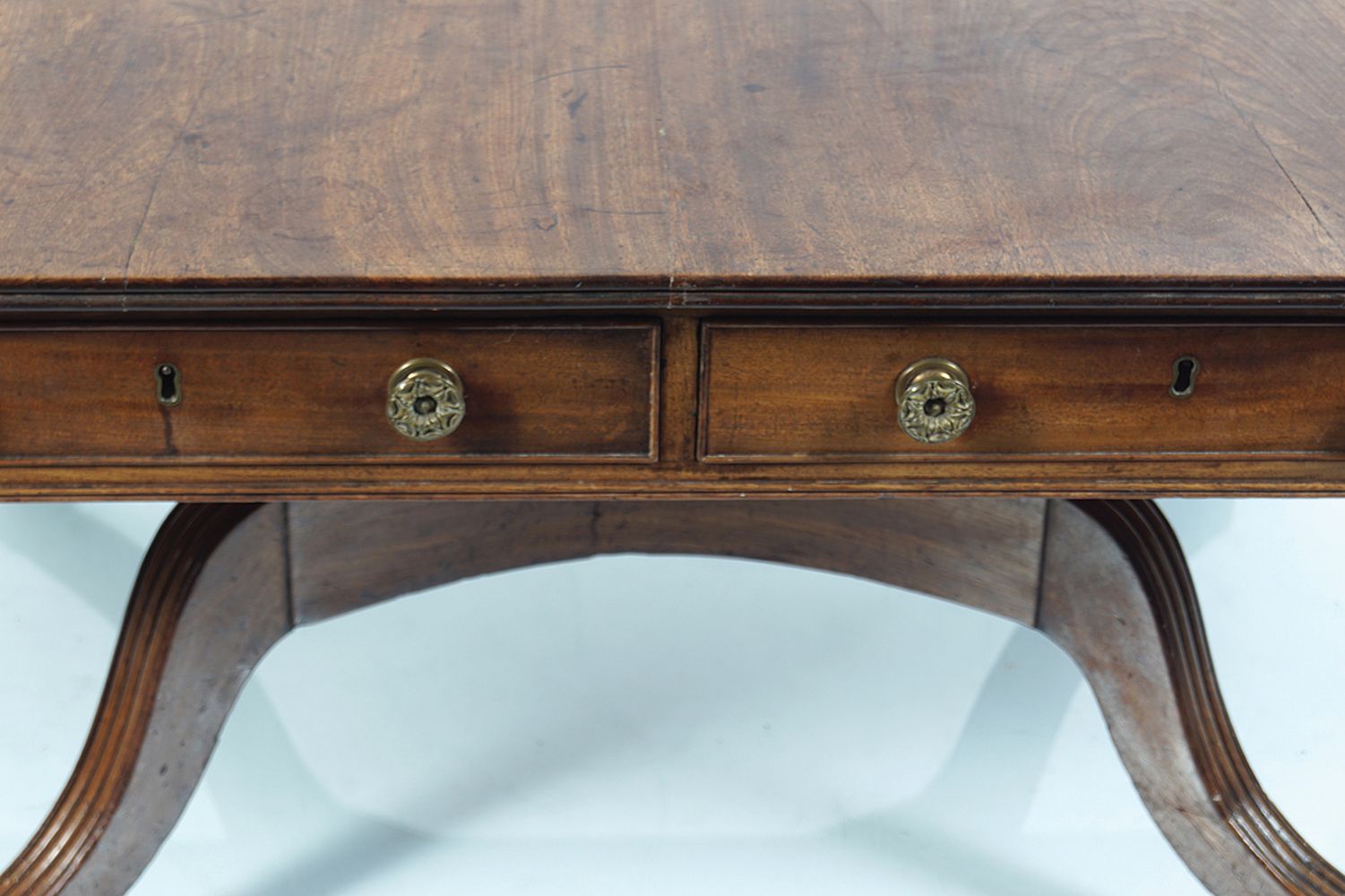 REGENCY MAHOGANY COFFEE TABLE - Image 2 of 3