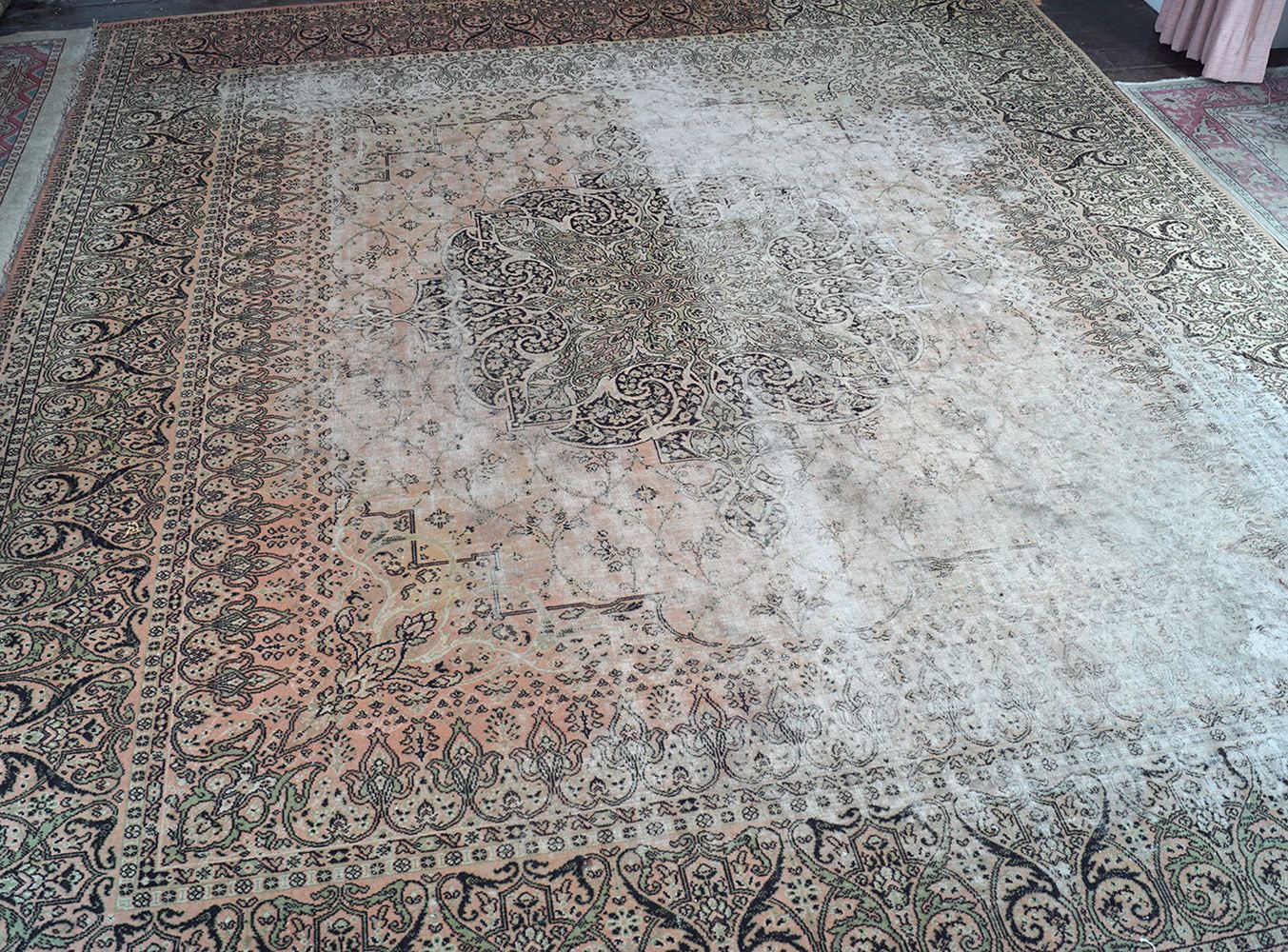 LARGE 19TH-CENTURY CARPET - Image 2 of 7