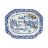 18TH-CENTURY NANKIN BLUE AND WHITE PLATE