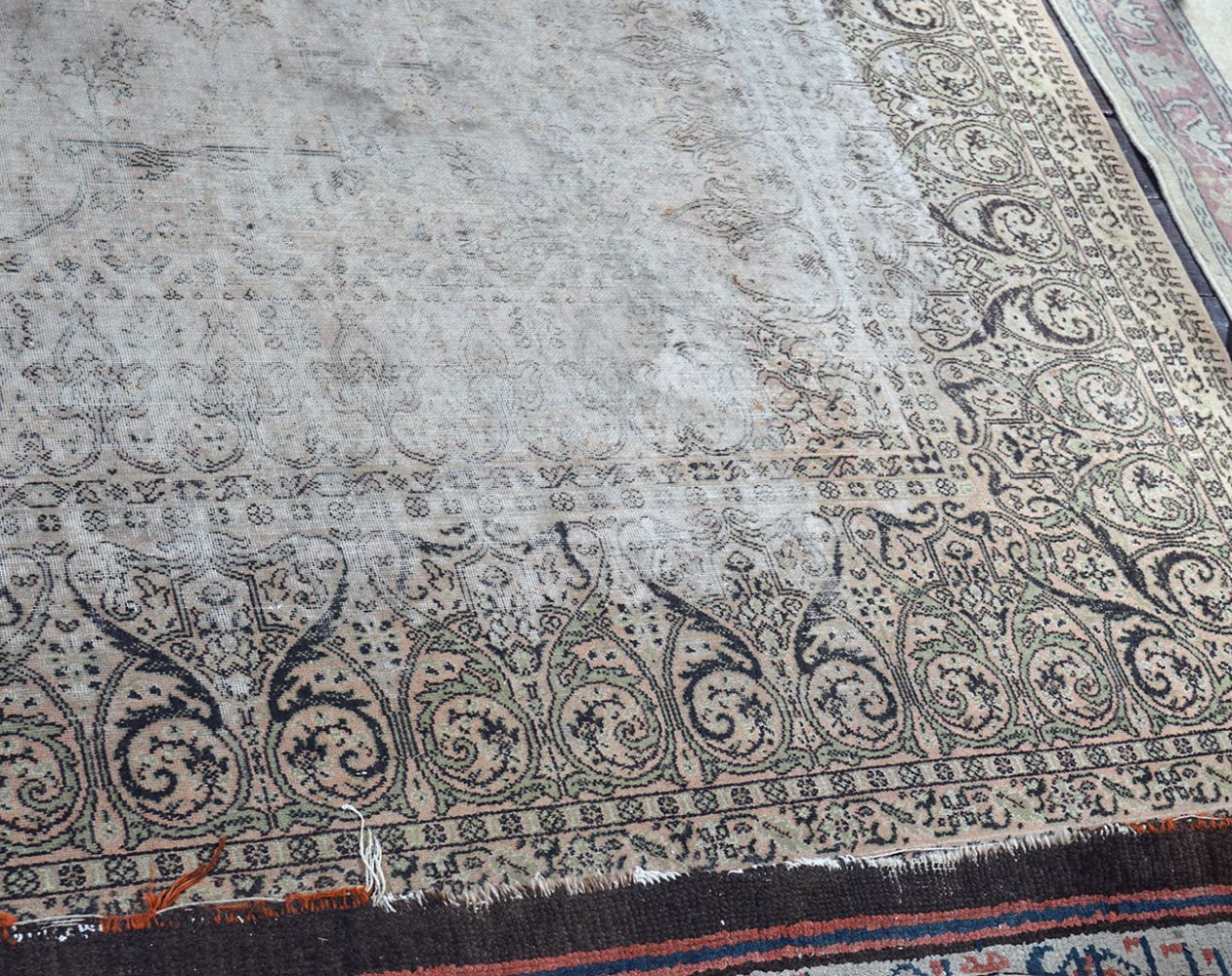 LARGE 19TH-CENTURY CARPET - Image 4 of 7