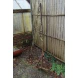 VINTAGE CAST IRON FENCE STABILISER