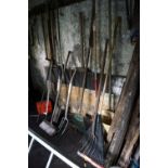 LOT OF GARDEN TOOLS