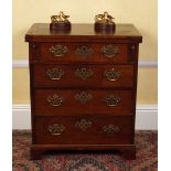 18TH-CENTURY MAHOGANY BACHELOR'S CHEST