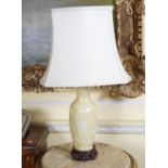 TWO ASSOCIATED CHINESE PORCELAIN TABLE LAMPS