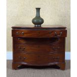 18TH-CENTURY MAHOGANY CHIPPENDALE COMMODE