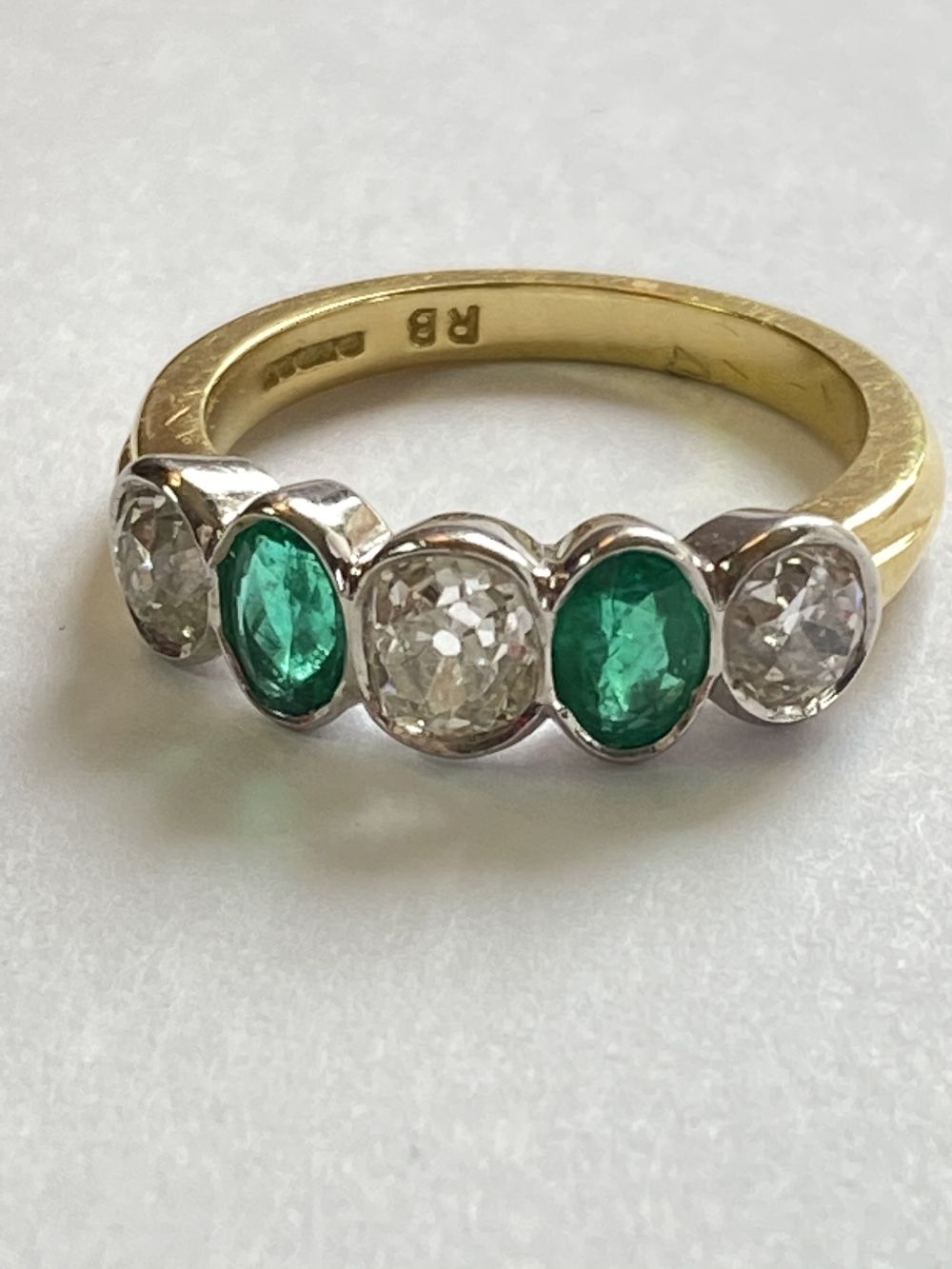 COLUMBIAN EMERALD AND DIAMOND RING - Image 12 of 12