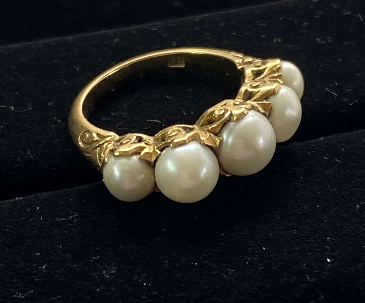 18CT ANTIQUE FIVE STONE GRADUATED PEARL RING - Image 2 of 7