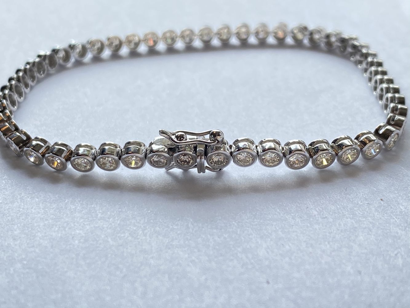 RUB OVER SET DIAMOND TENNIS BRACELET - Image 2 of 9