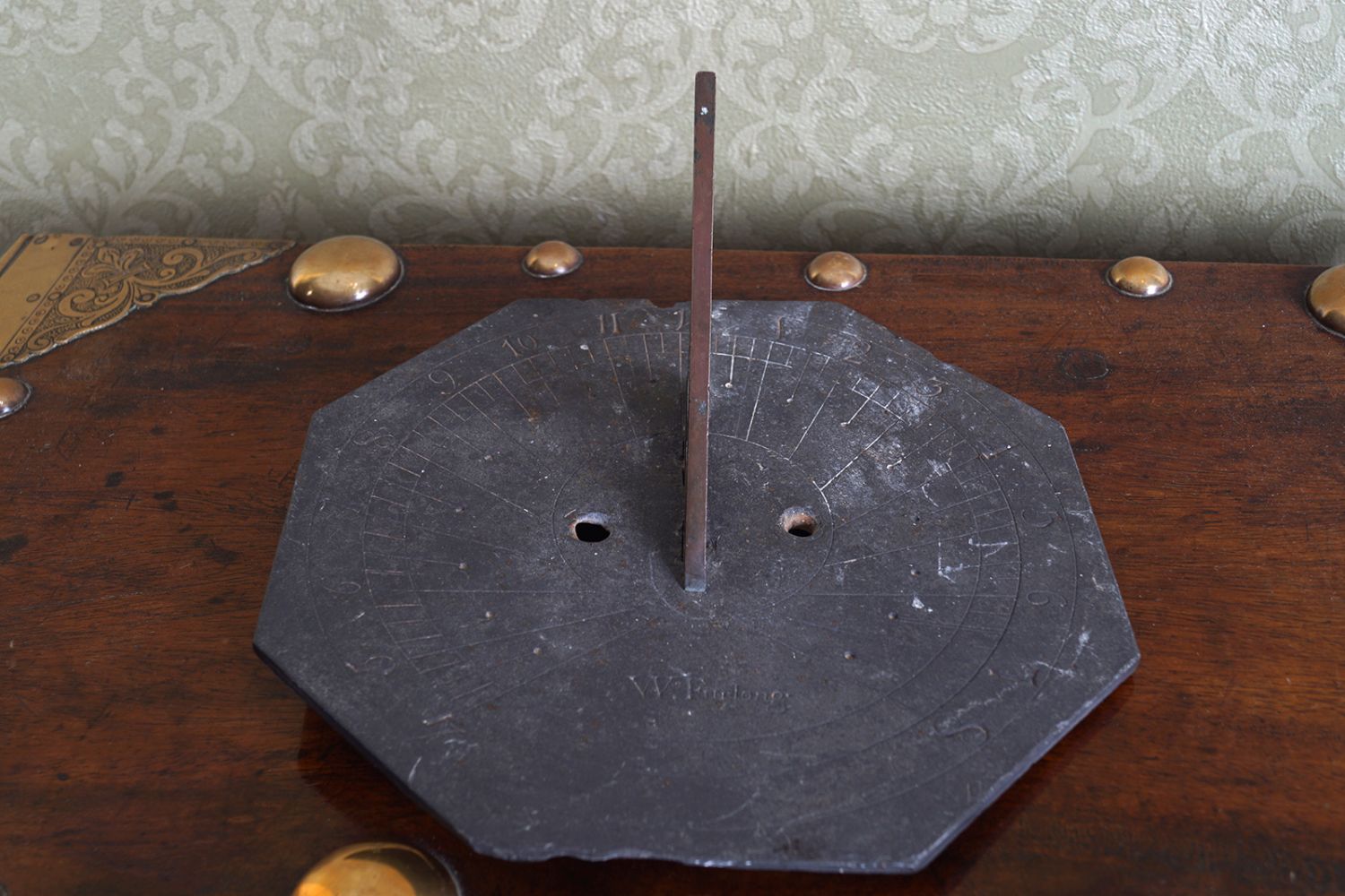 IRISH 18TH-CENTURY SLATE SUNDIAL - Image 3 of 4