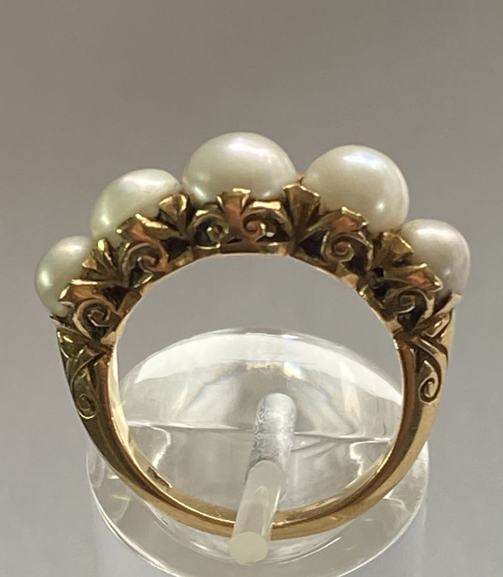 18CT ANTIQUE FIVE STONE GRADUATED PEARL RING - Image 7 of 7