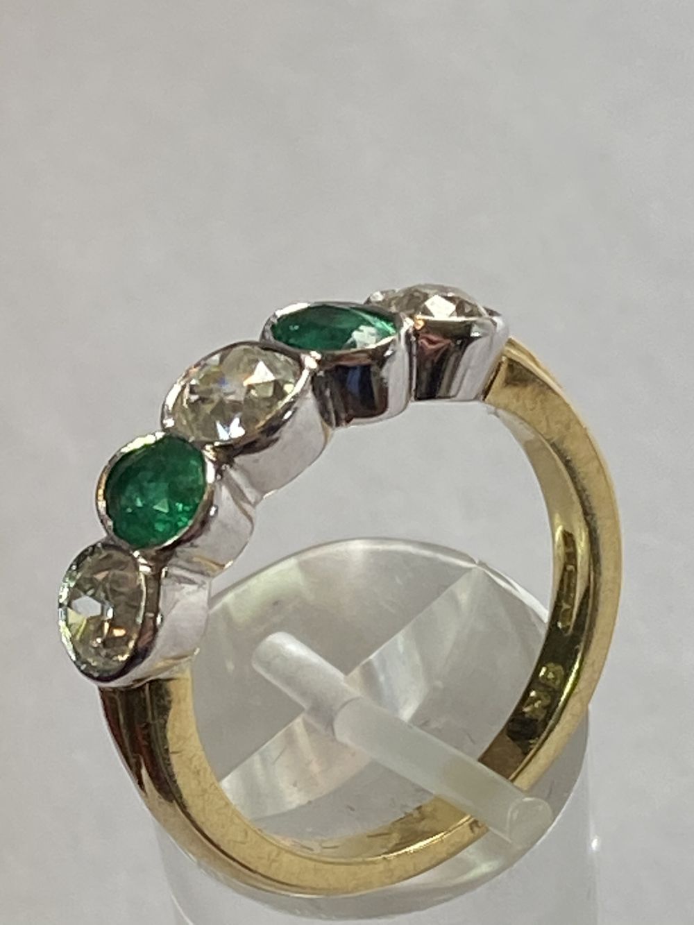 COLUMBIAN EMERALD AND DIAMOND RING - Image 6 of 12