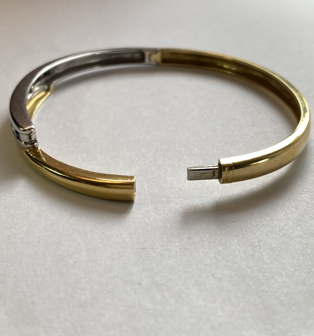 SAPPHIRE AND DIAMOND BANGLE - Image 11 of 11