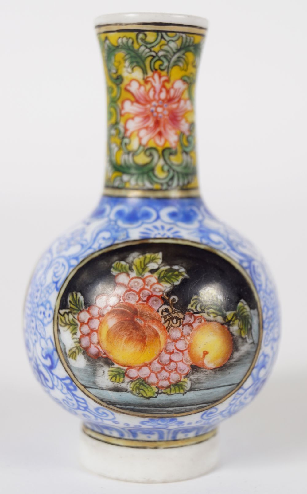 CHINESE QING POLYCHROME GLASS VASE