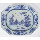 18TH-CENTURY CHINESE BLUE AND WHITE PLATTER