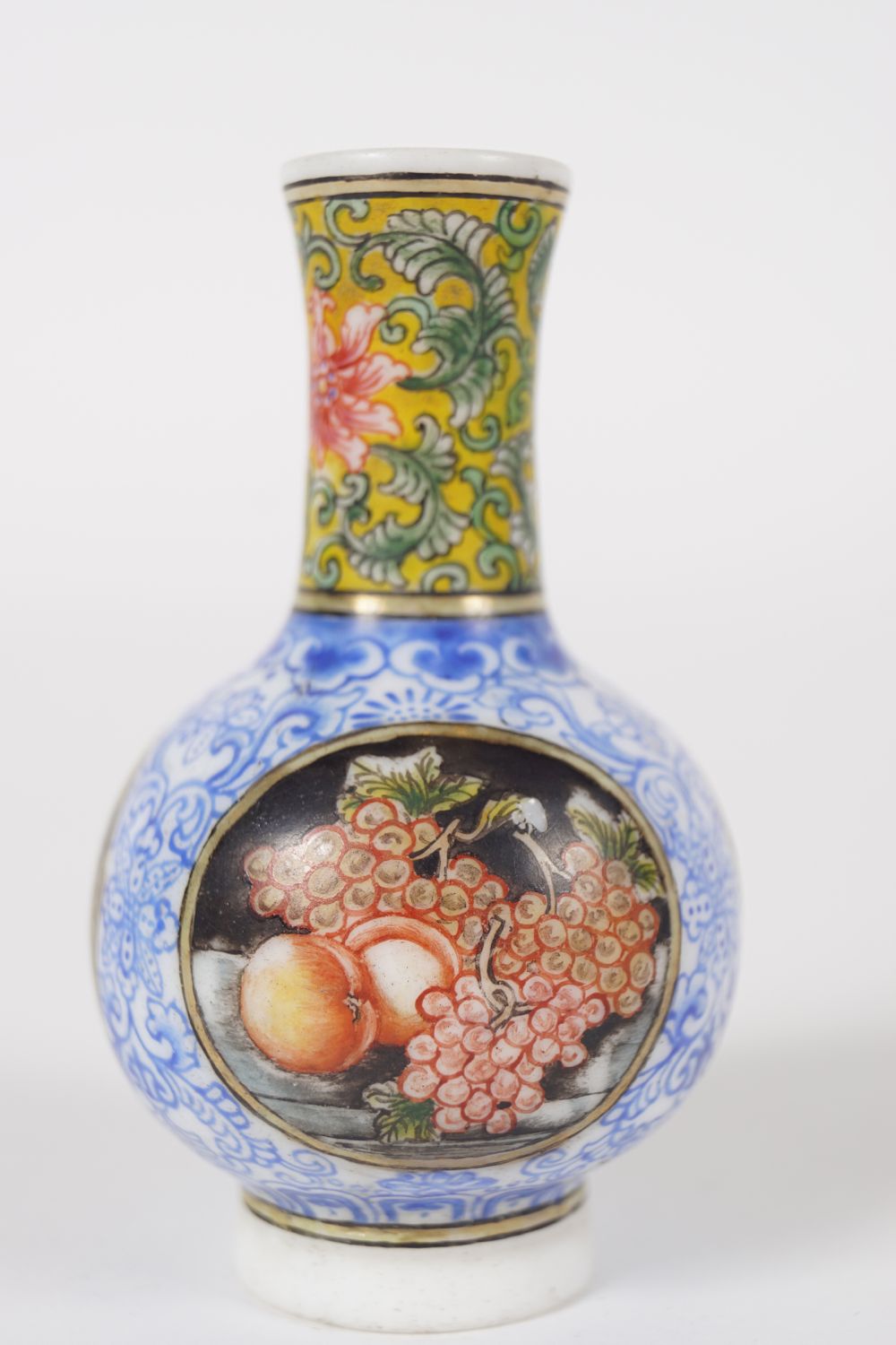 CHINESE QING POLYCHROME GLASS VASE - Image 3 of 5