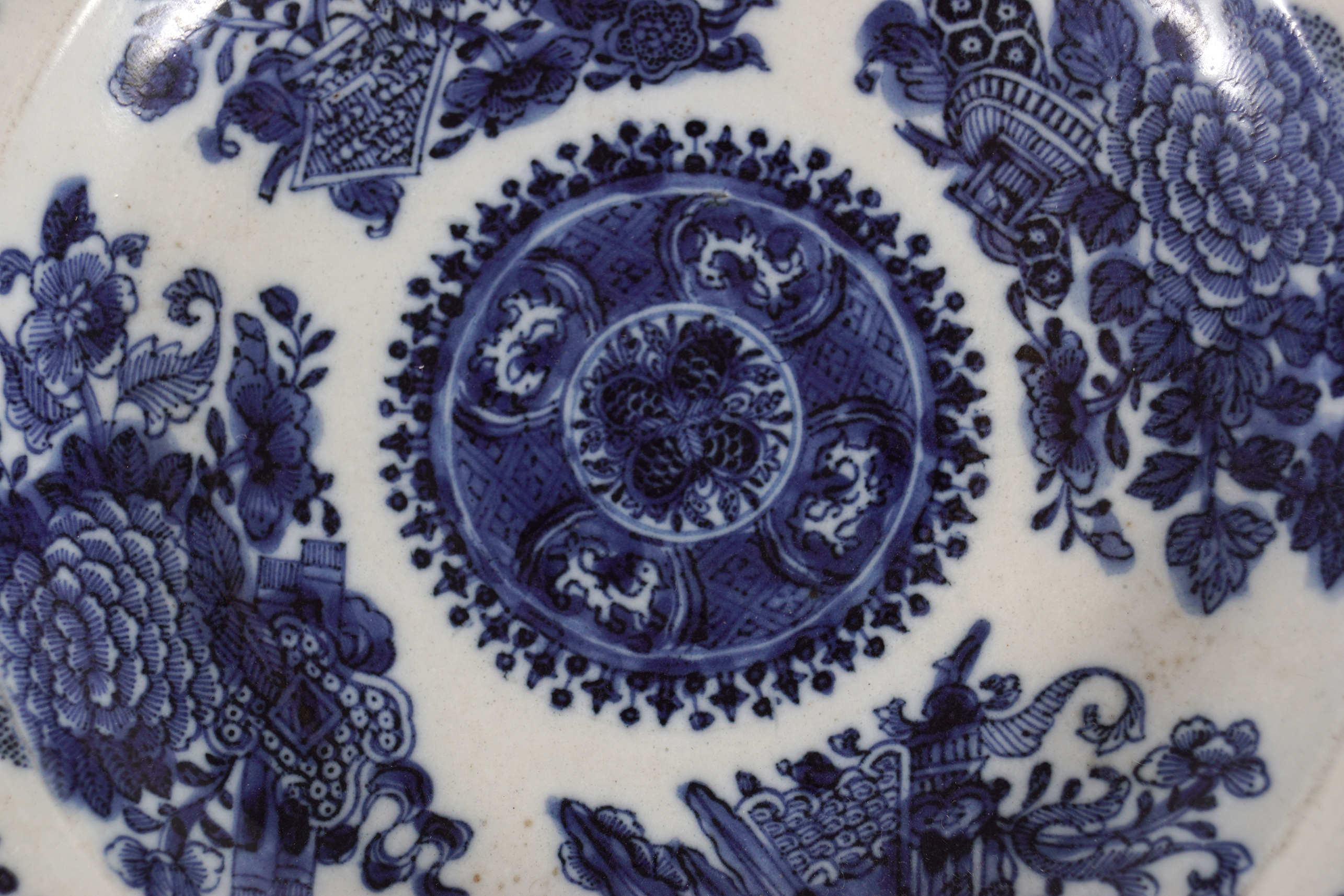 18TH/19TH-CENTURY CHINESE BLUE AND WHITE PLATE - Image 3 of 3