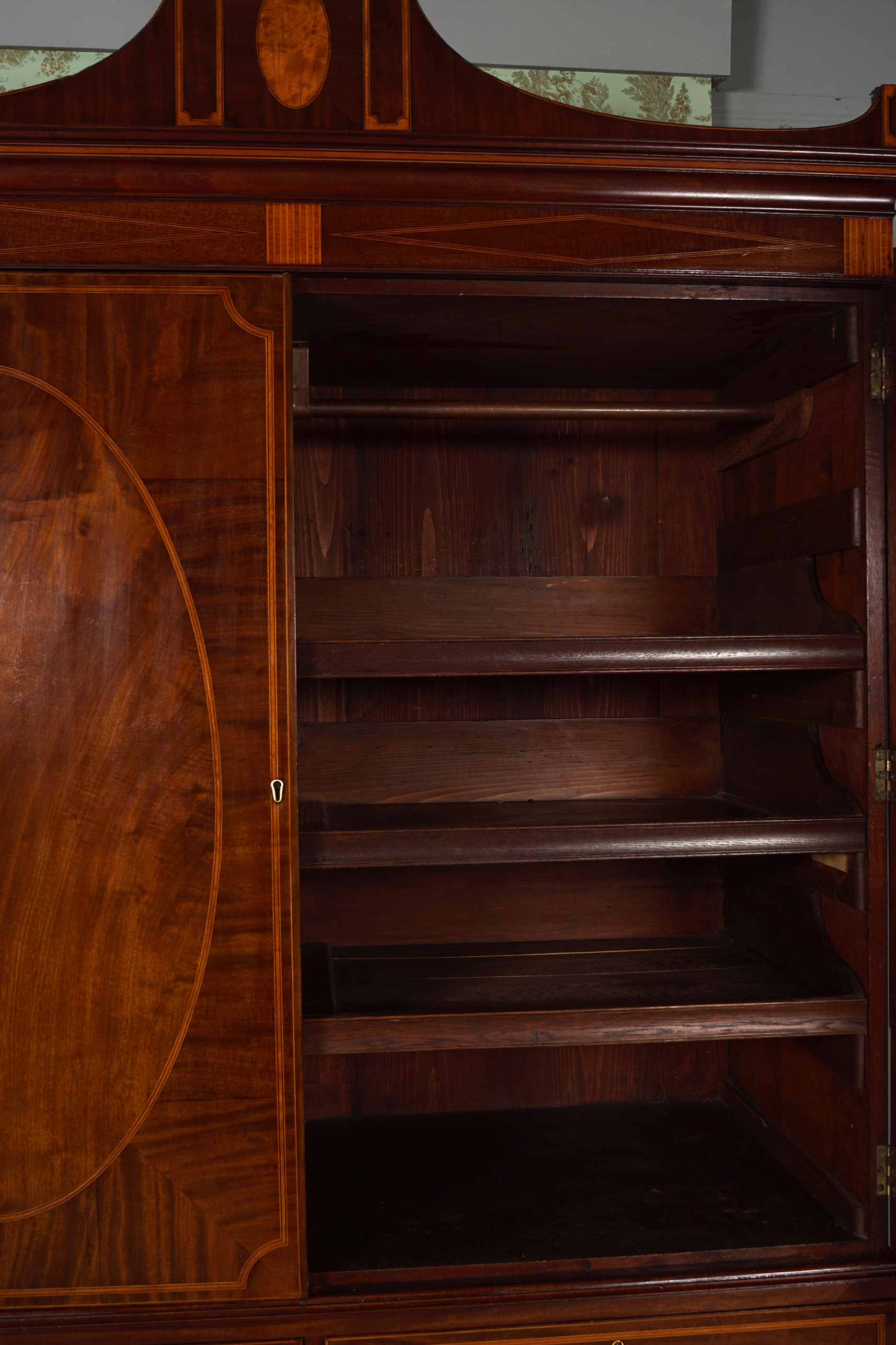 GEORGE III MAHOGANY AND INLAID BLANKET CHEST - Image 3 of 4