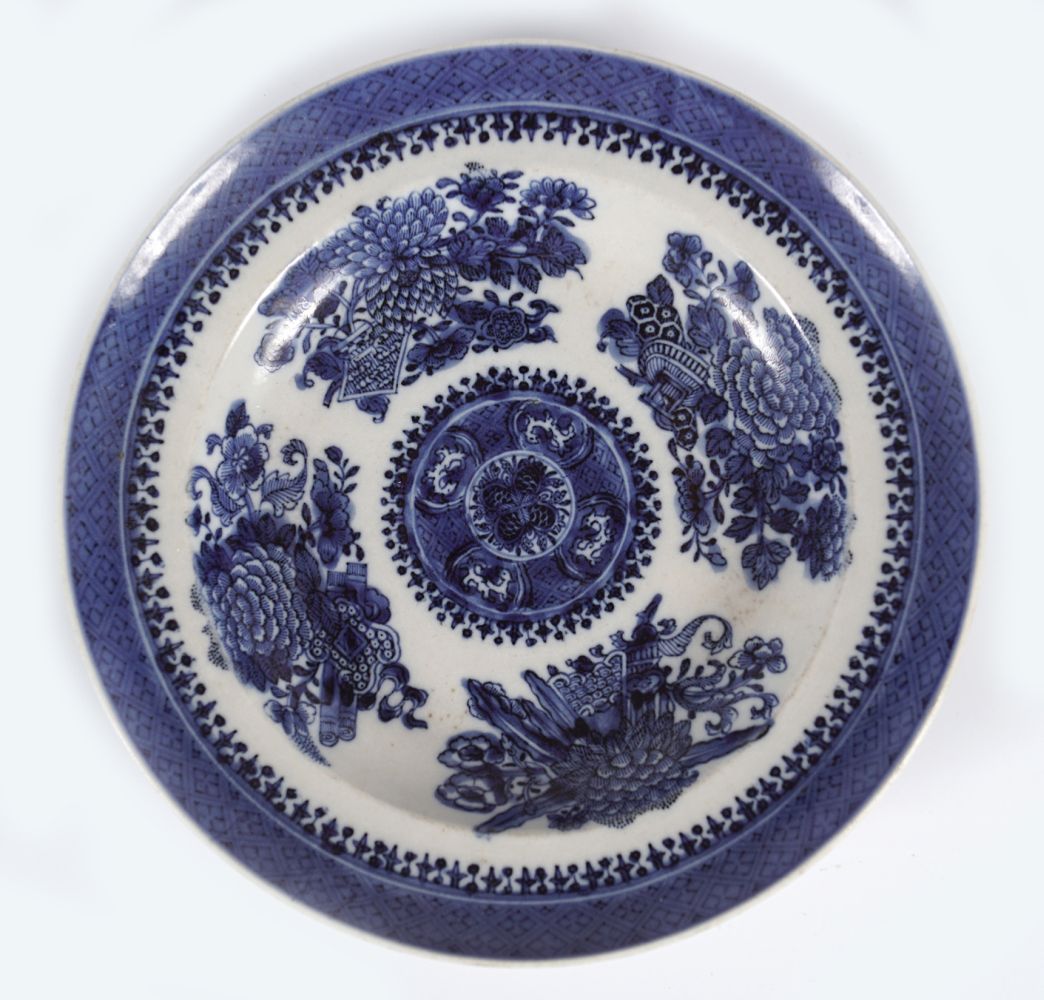 18TH/19TH-CENTURY CHINESE BLUE AND WHITE PLATE