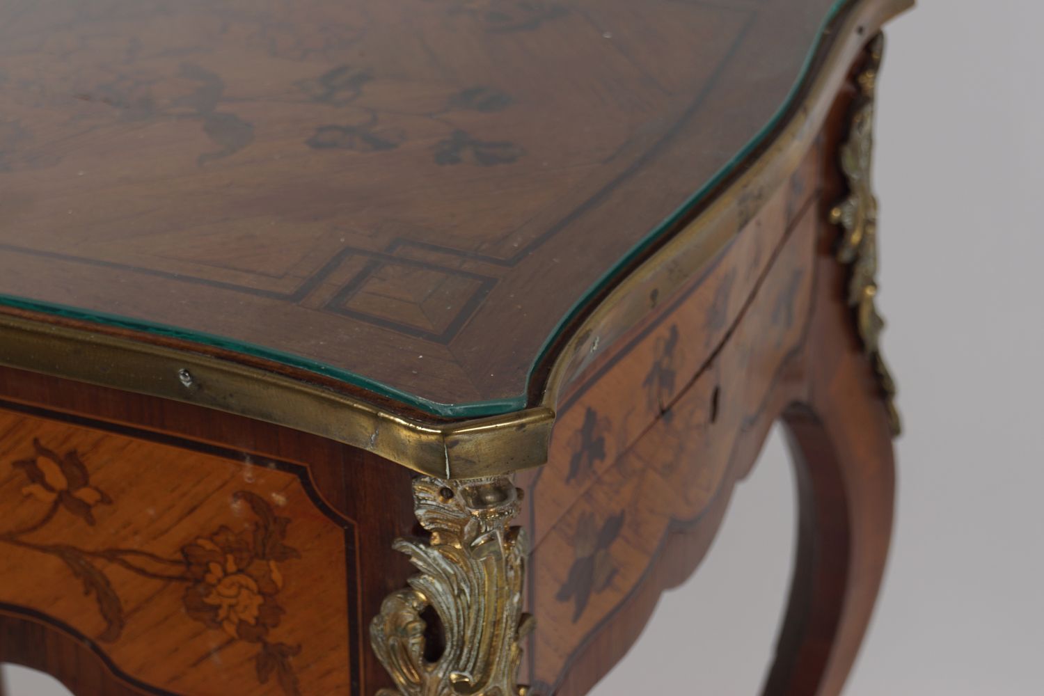 19TH-CENTURY KINGWOOD AND MARQUETRY TABLE - Image 4 of 4