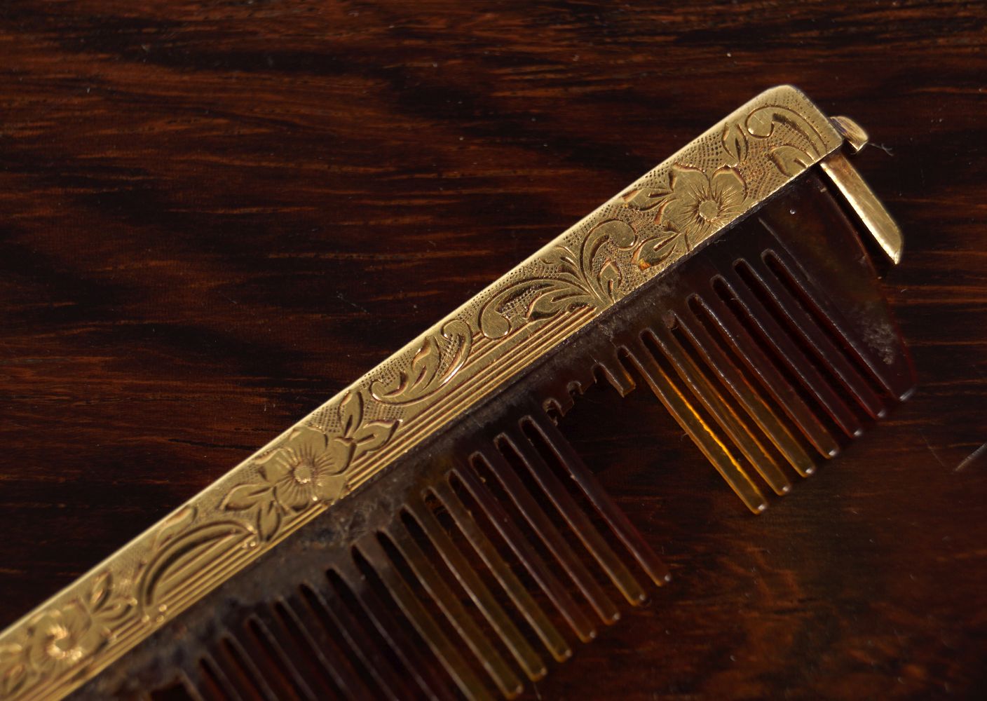 19TH-CENTURY GILDED SILVER CASED MUSTACHE COMB - Image 3 of 3