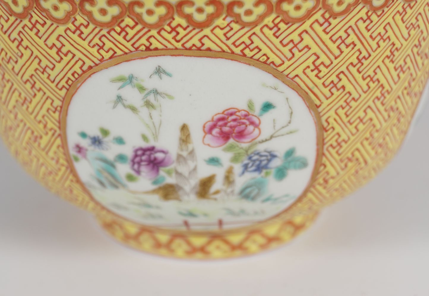 CHINESE FAMILLE ROSE COCKEREL AND DORMOUSE BOWL - Image 4 of 5