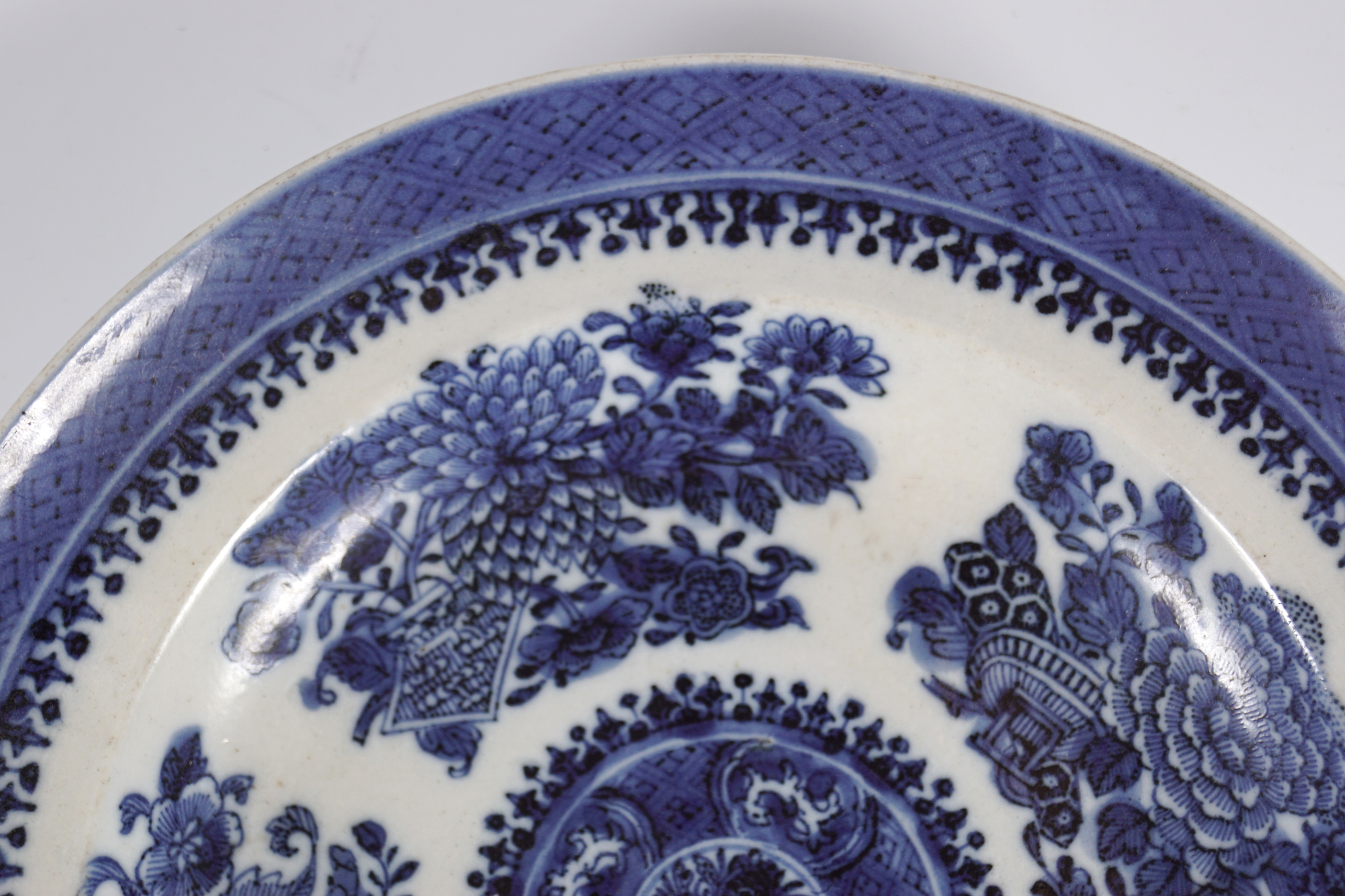 18TH/19TH-CENTURY CHINESE BLUE AND WHITE PLATE - Image 2 of 3