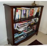 EDWARDIAN MAHOGANY AND SATINWOOD BOOKSHELF