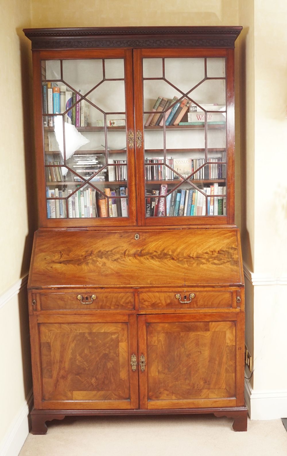 GEORGE III MAHOGANY BUREAU BOOKCASE